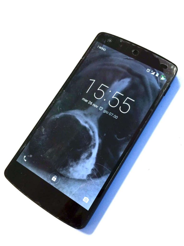 Mini Rencesione Google Nexus 5 Front
