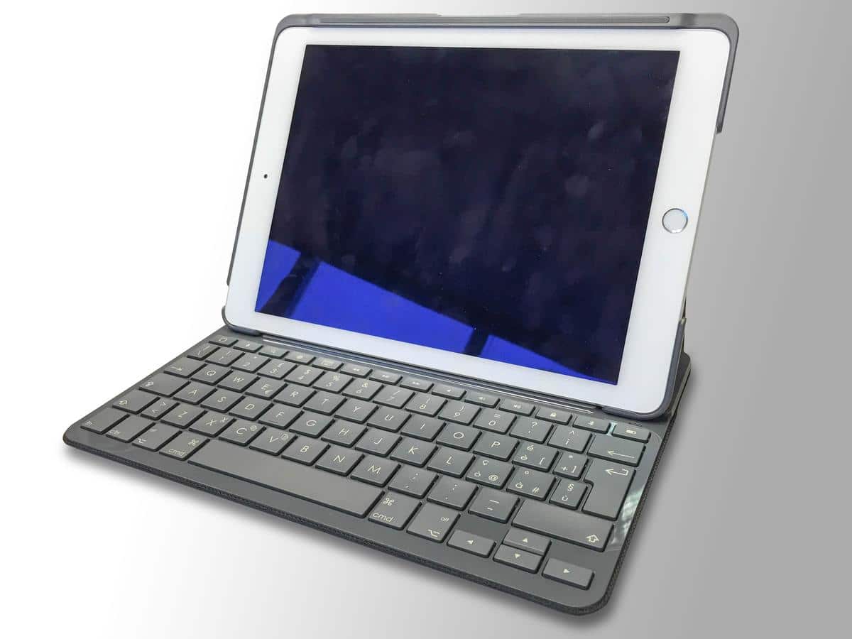 Custodia-tastiera-Logitech-Canvas-Apple-iPad-Air-2-cover