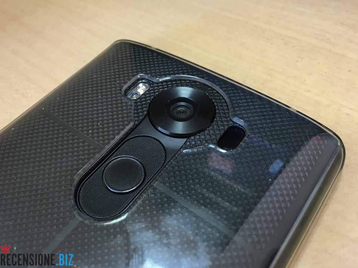 LG V10 dettaglio posteriore fotocamera e sensore impronte