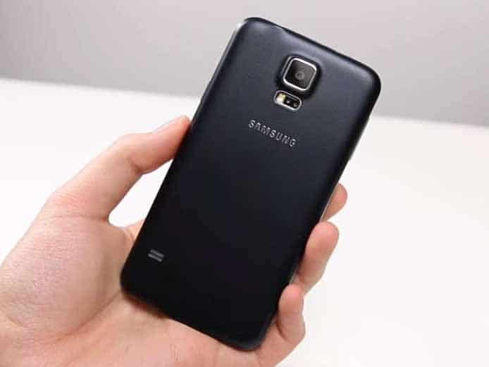 Samsung Galaxy S5 Neo - posteriore