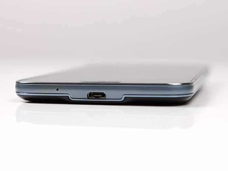 Samsung Galaxy S5 Neo - vista inferiore