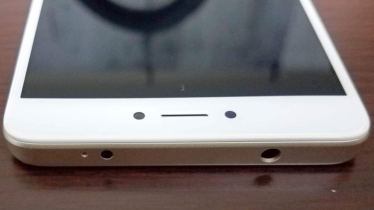 Xiaomi Redmi Note 4X particolare superiore